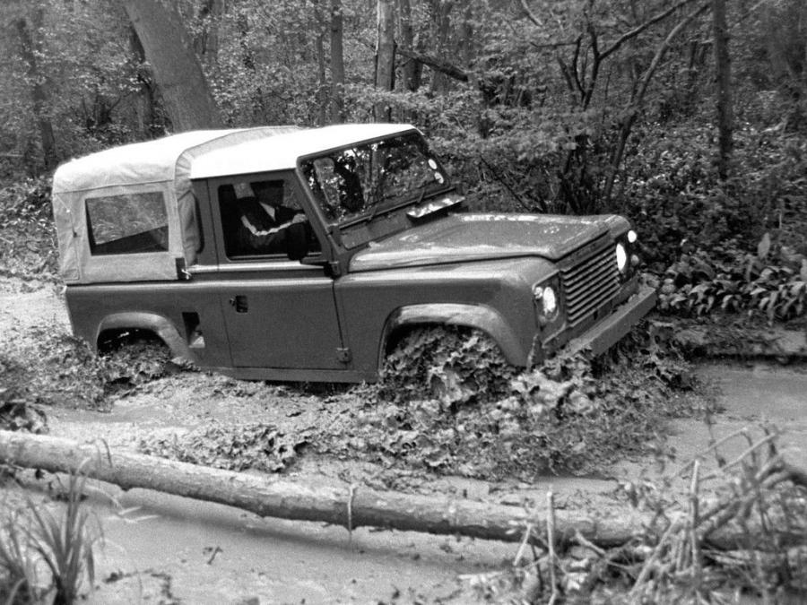  Land Rover Defender 90 Pickup 1984 года  (фото 2 из 2)